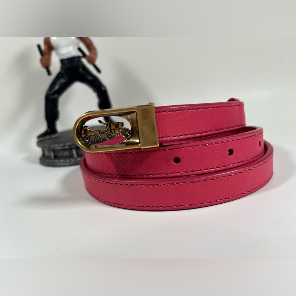 Coach Belt size S NWT